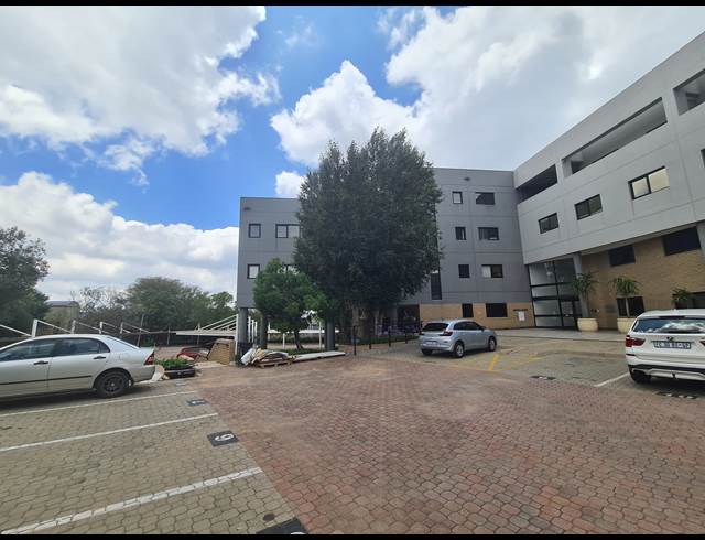 738.40M² OFFICE TO LET IN CARLSWALD