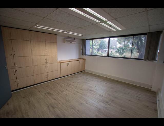 1,578M² OFFICE TO LET IN HALFWAY HOUSE
