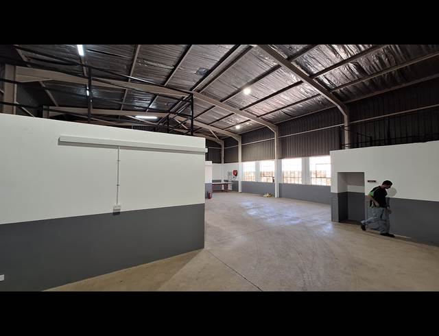 284M² WAREHOUSE TO LET IN STORMILL