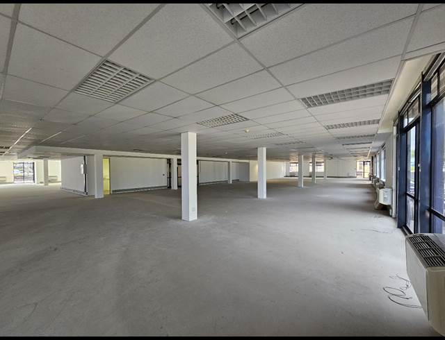 1,014M² OFFICE TO LET IN PLATTEKLOOF