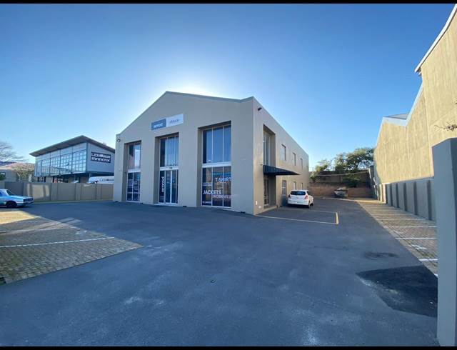 621M² SHOWROOM TO LET IN PAARDEN EILAND
