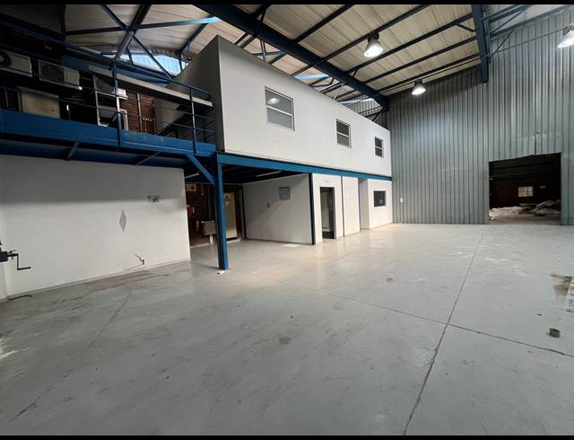 509M² WAREHOUSE TO LET IN SEBENZA