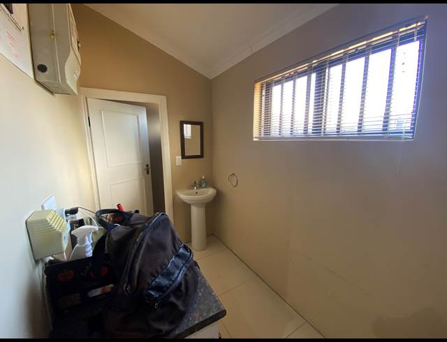 50M² BUSINESS TO LET IN BROOKLYN
