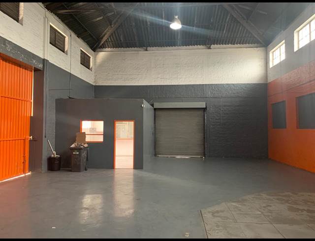 220M² WAREHOUSE TO LET IN PAARL CENTRAL