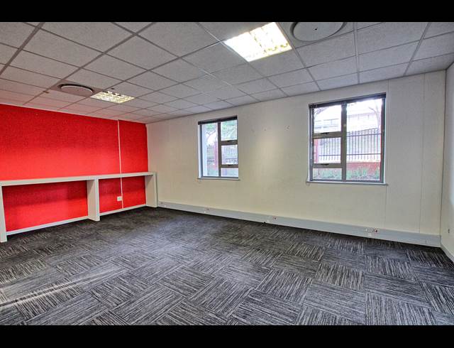712.90M² OFFICE TO LET IN BRYANSTON