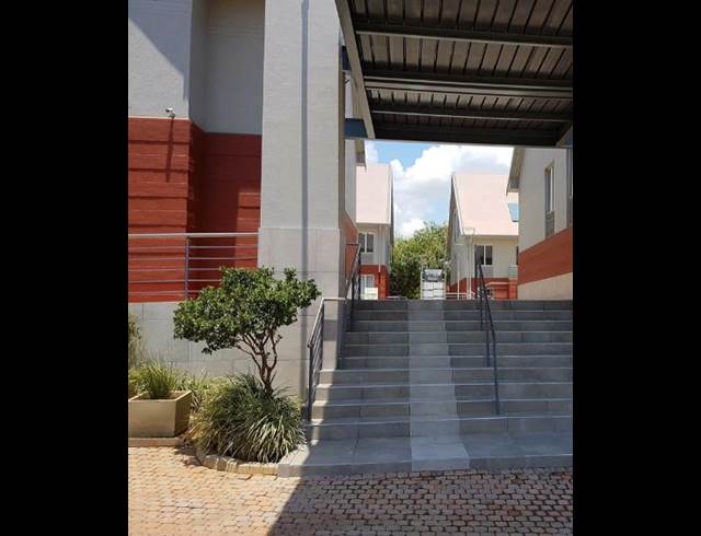350M² BUSINESS CENTRE TO LET IN FAERIE GLEN