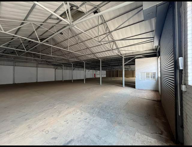 1,400M² WAREHOUSE TO LET IN NEW ERA