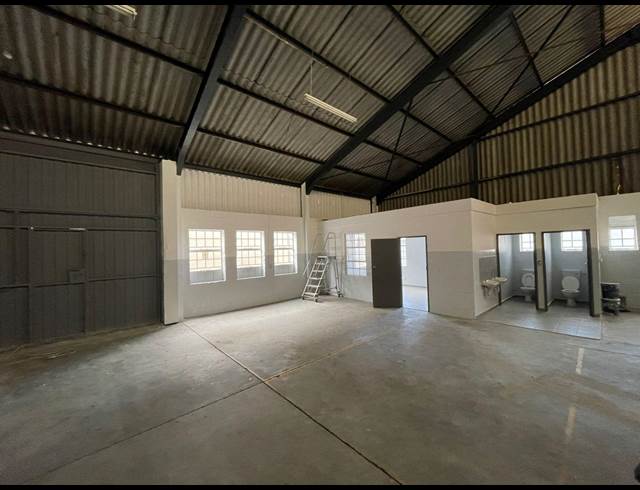 250M² WAREHOUSE RENTED IN STIKLAND INDUSTRIAL