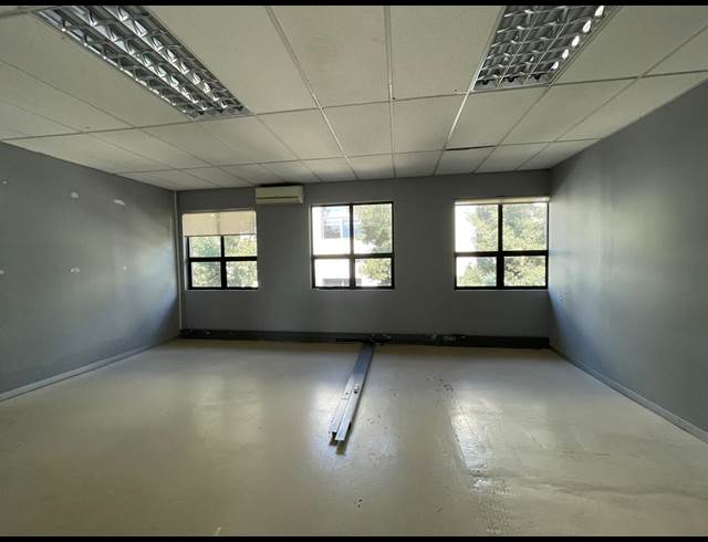1,428M² OFFICE TO LET IN BRYANSTON
