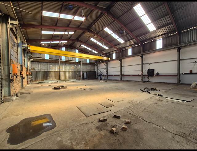 913M² FACTORY TO LET IN KNIGHTS