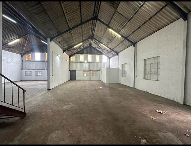 482M² WAREHOUSE RENTED IN PAARDEN EILAND