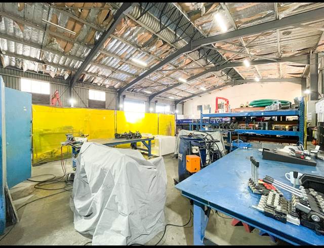 805M² WAREHOUSE TO LET IN WESTMEAD
