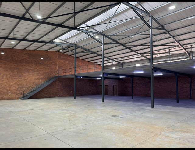 1,162M² WAREHOUSE TO LET IN ORMONDE