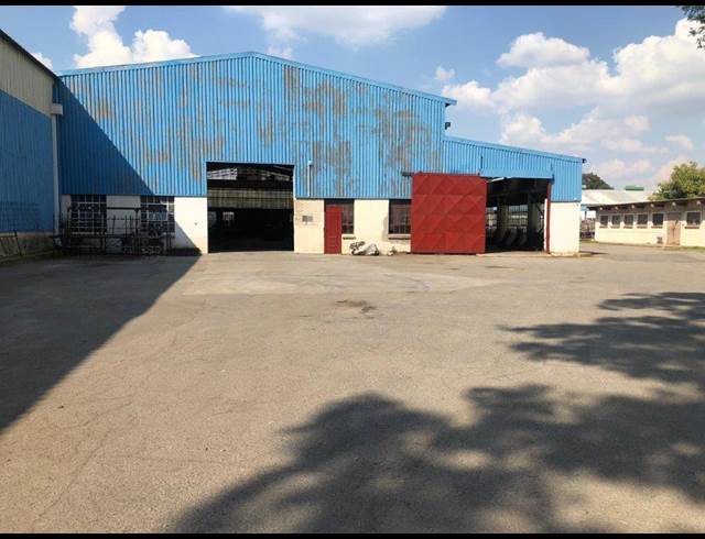 1,350M² FACTORY TO LET IN TUNNEY