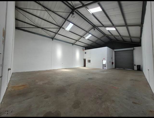 300M² WAREHOUSE RENTED IN KILLARNEY GARDENS
