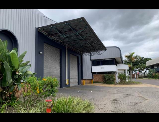 1,369M² WAREHOUSE TO LET IN NEW GERMANY