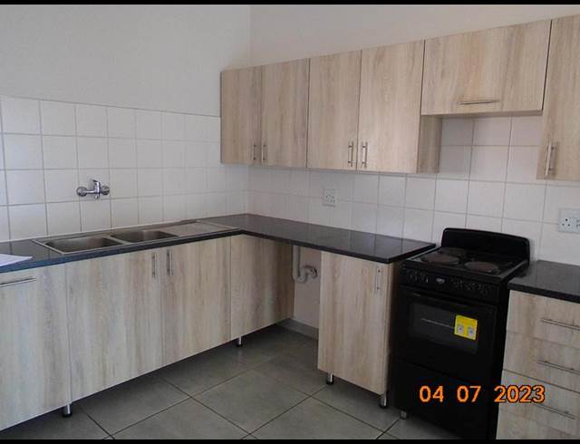 2 BEDROOM PROPERTY TO RENT IN LYNNWOOD