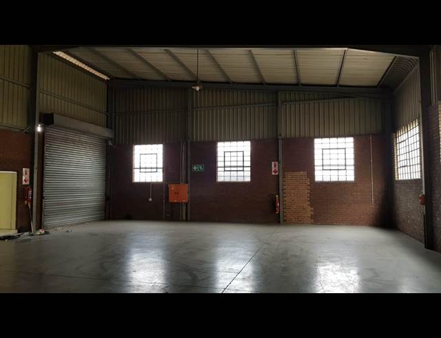 850M² WAREHOUSE TO LET IN WADEVILLE
