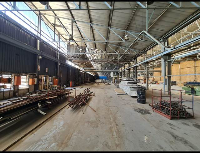 2,412M² WAREHOUSE TO LET IN WADEVILLE