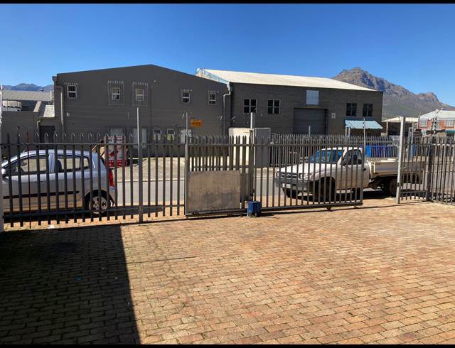 225M² WAREHOUSE RENTED IN PLANKENBRUG