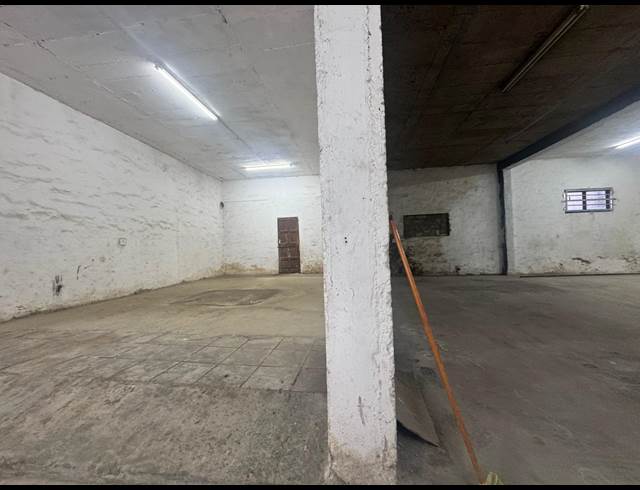 240M² WAREHOUSE TO LET IN PHOENIX INDUSTRIAL