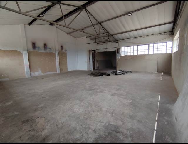 90M² WAREHOUSE TO LET IN TULISA PARK