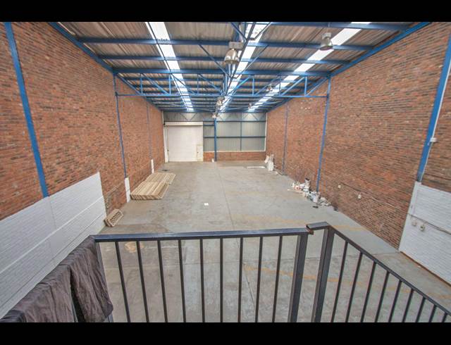 1,051M² OFFICE TO LET IN HALFWAY HOUSE