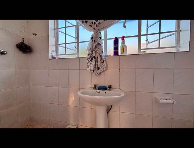 2 BEDROOM HOUSE TO LET IN SONHEUWEL