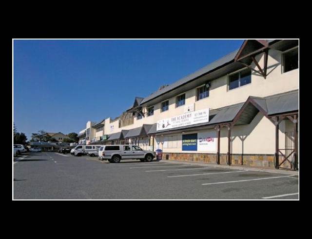144M² OFFICE TO LET IN LAKESIDE