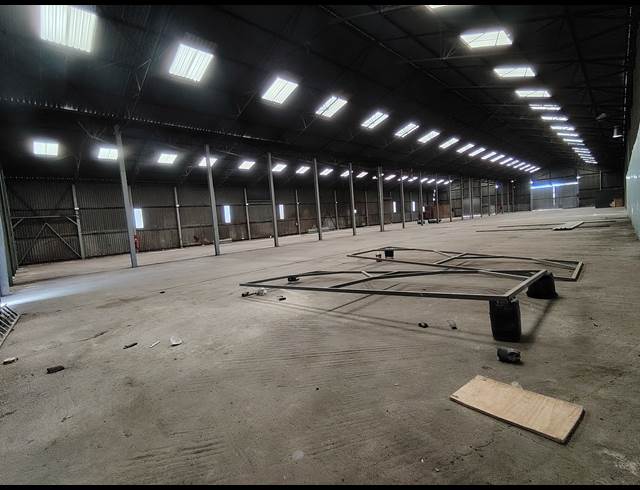 3,200M² WAREHOUSE TO LET IN GERMISTON SOUTH