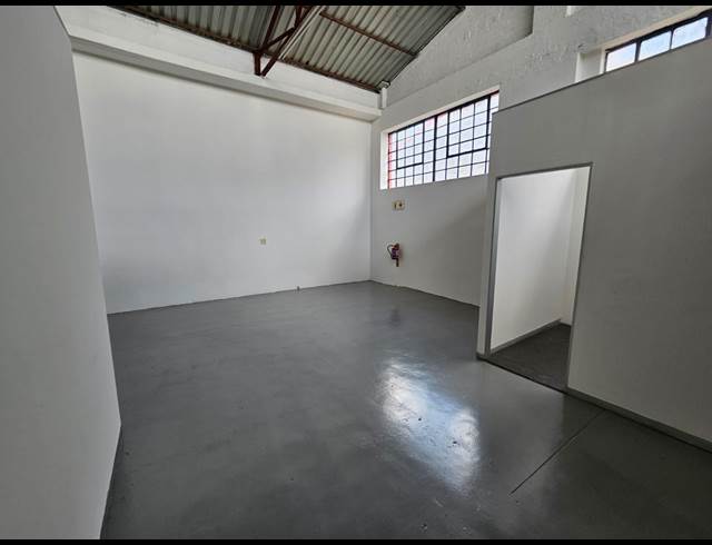 154M² WAREHOUSE TO LET IN STEELEDALE