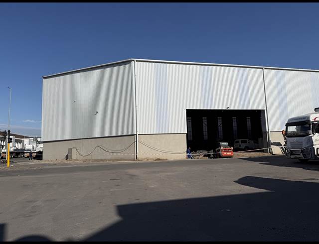 5,478M² WAREHOUSE TO LET IN CONGELLA