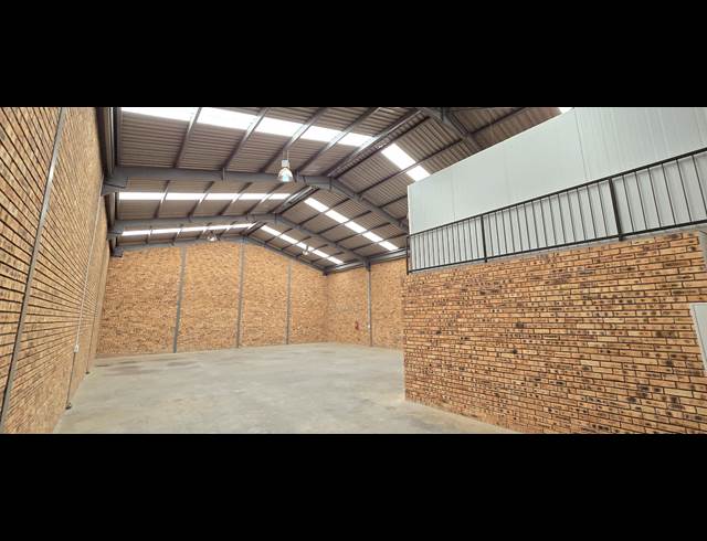 338M² WAREHOUSE TO LET IN STRIJDOMPARK