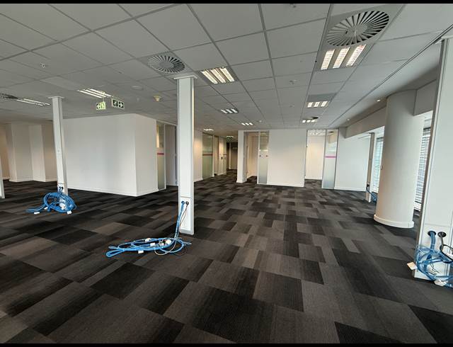 1,418M² OFFICE TO LET IN SANDTON CENTRAL