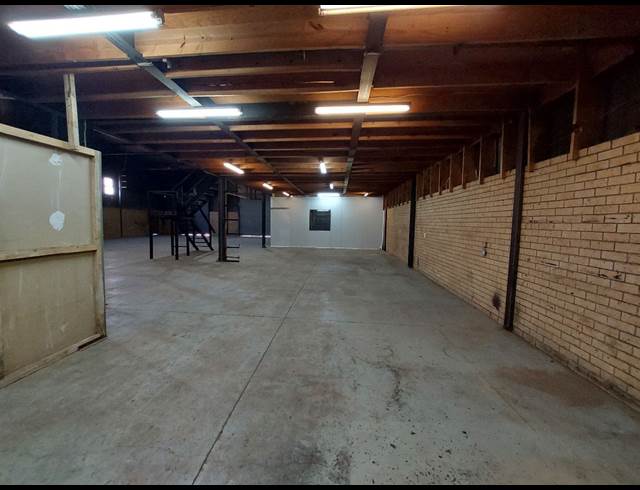 952M² WAREHOUSE TO LET IN HENNOPSPARK
