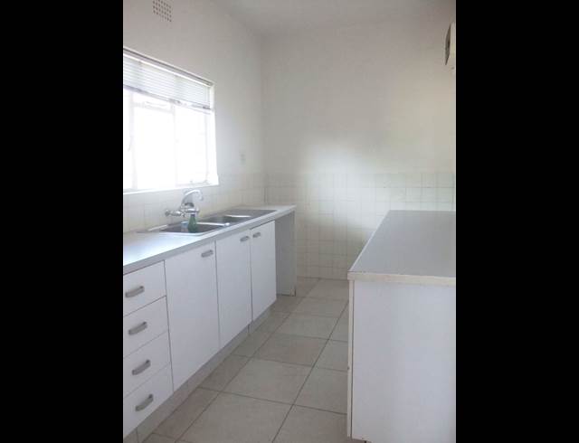 1 bed property to rent in KENILWORTH