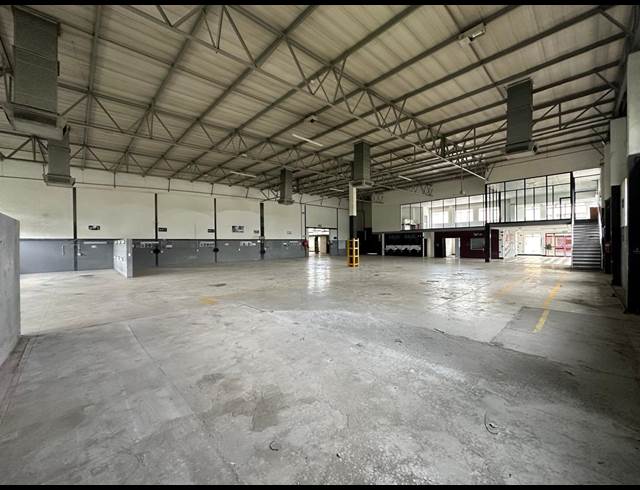 1,160M² WAREHOUSE TO LET IN STRIJDOMPARK