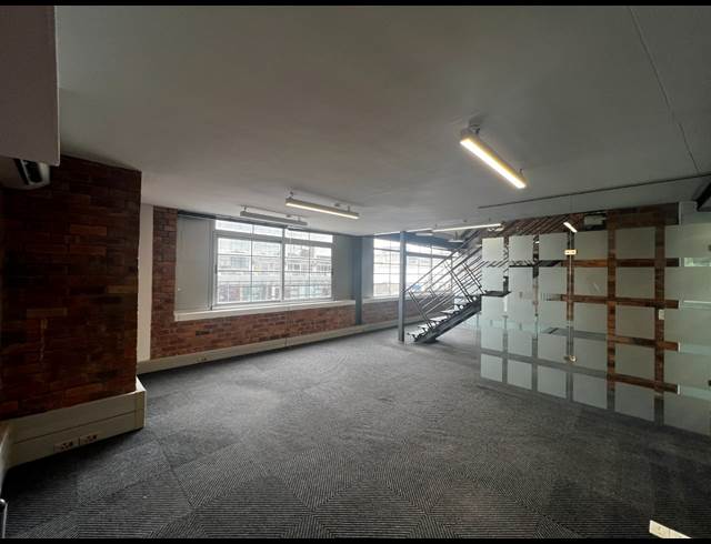 205M² OFFICE TO LET IN GREEN POINT
