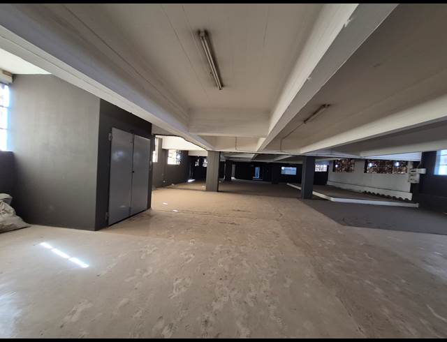 800M² WAREHOUSE TO LET IN DENVER