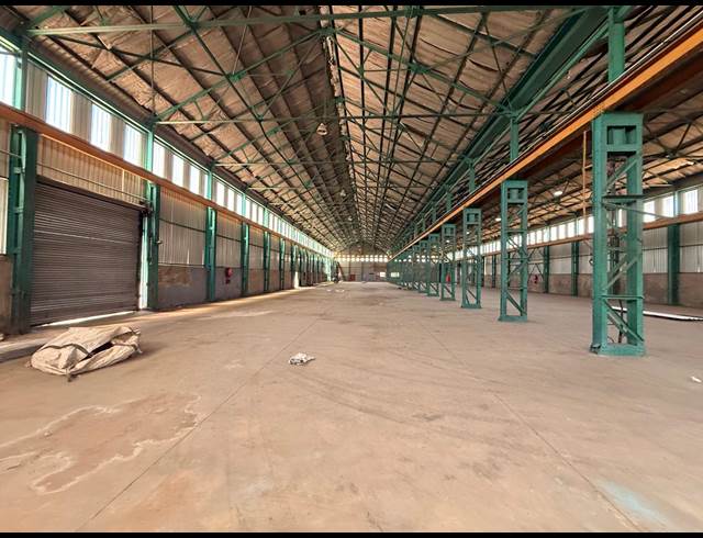 4,000M² WAREHOUSE TO LET IN BOKSBURG EAST