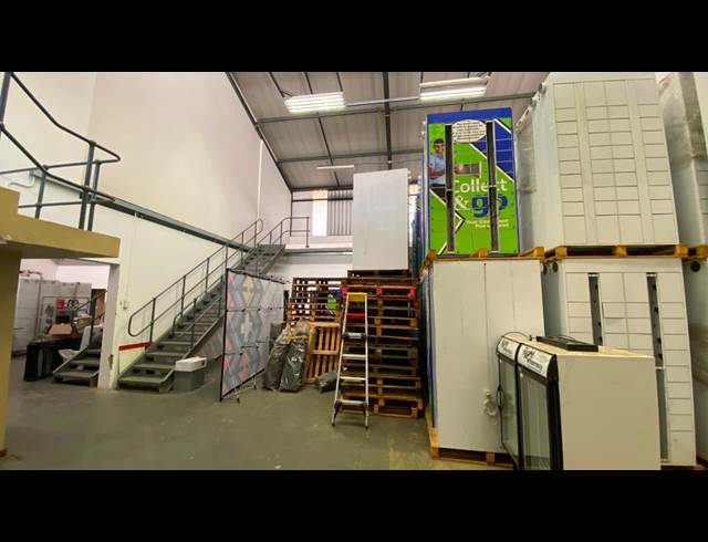 252M² WAREHOUSE TO LET IN HENNOPSPARK INDUSTRIAL
