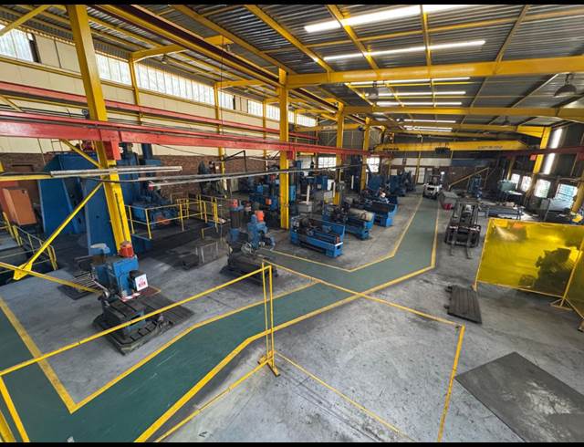 2,300M² WAREHOUSE TO LET IN ROBERTVILLE