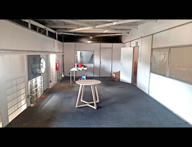 700M² WAREHOUSE TO LET IN EDENDALE