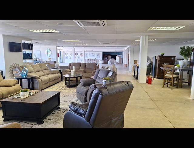 881M² RETAIL TO LET IN RIVERSIDE PARK