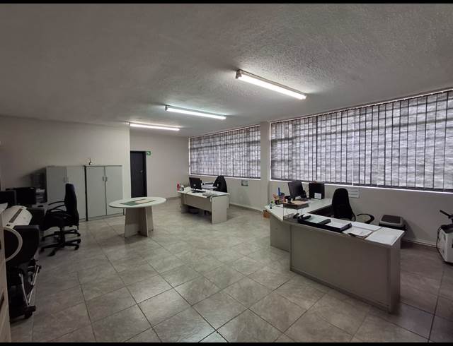 1,800M² WAREHOUSE TO LET IN WOODBROOK