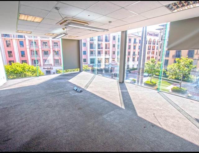 510M² OFFICE TO LET IN FOURWAYS