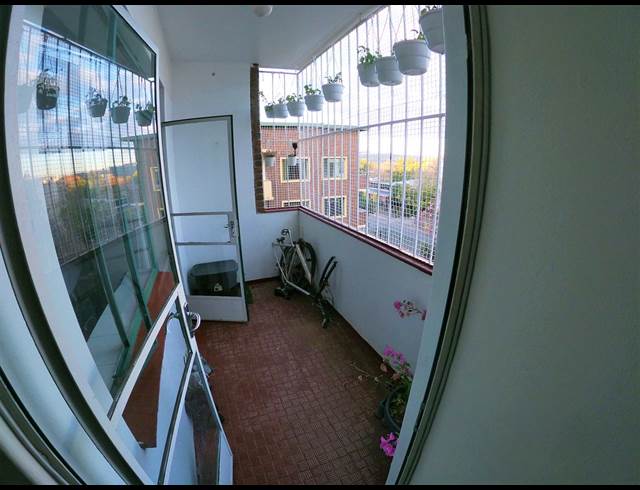 1 bed property to rent in PARKTOWN NORTH