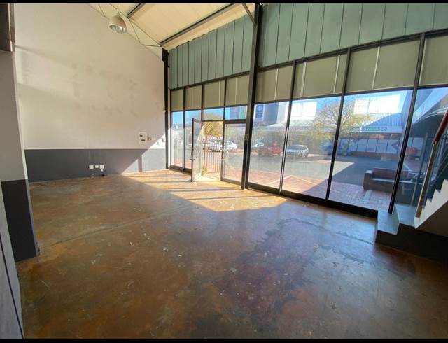 153M² OFFICE TO LET IN MALL INTERCHANGE