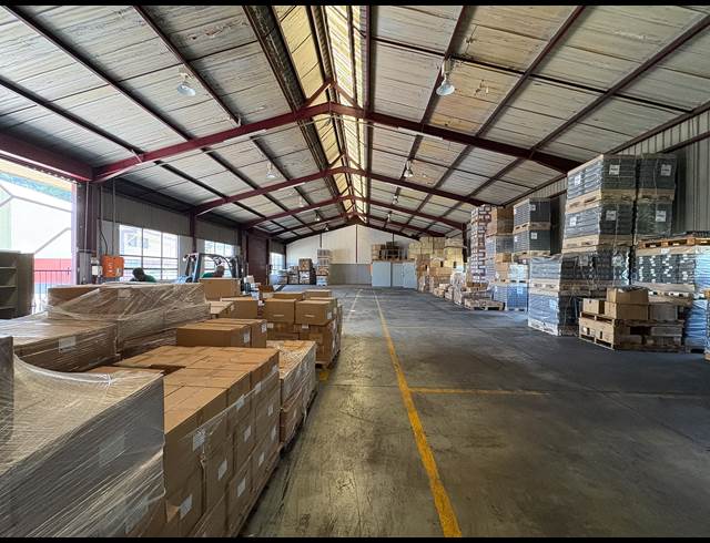 1,100M² WAREHOUSE TO LET IN WESTMEAD