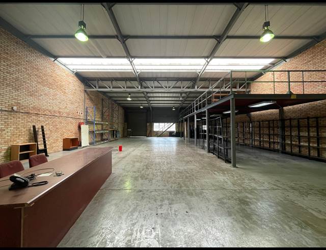 555M² WAREHOUSE TO LET IN RANDJESPARK